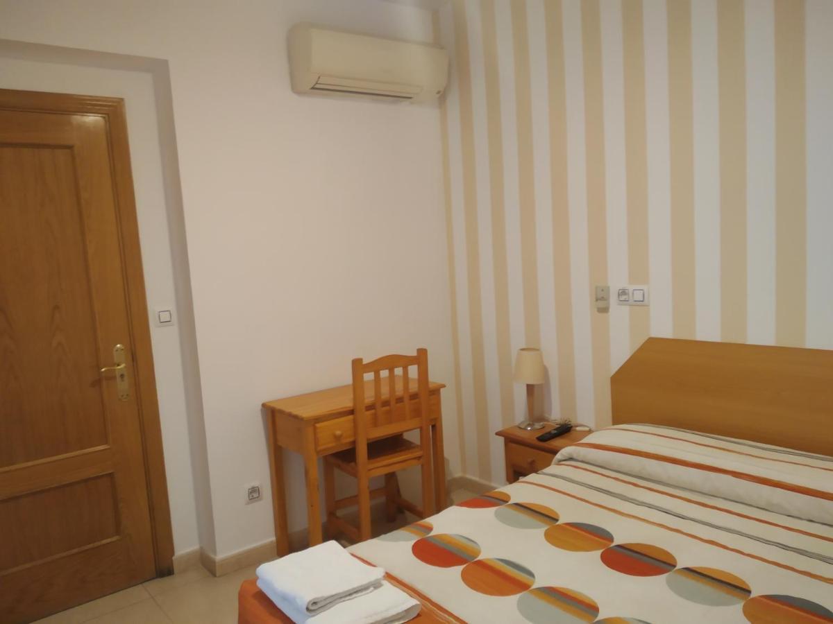 Pension Dominguez Мадрид Экстерьер фото