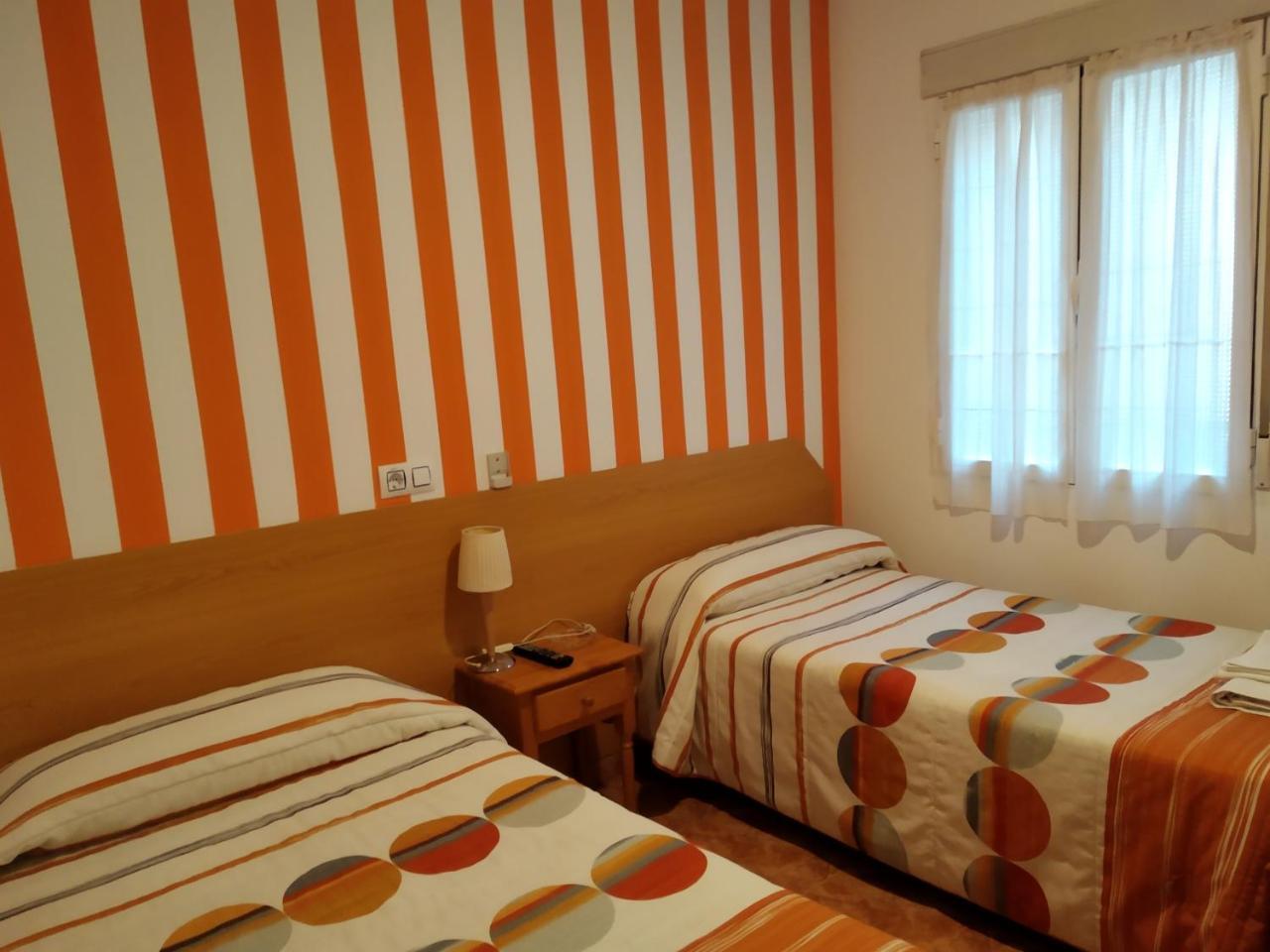 Pension Dominguez Мадрид Экстерьер фото