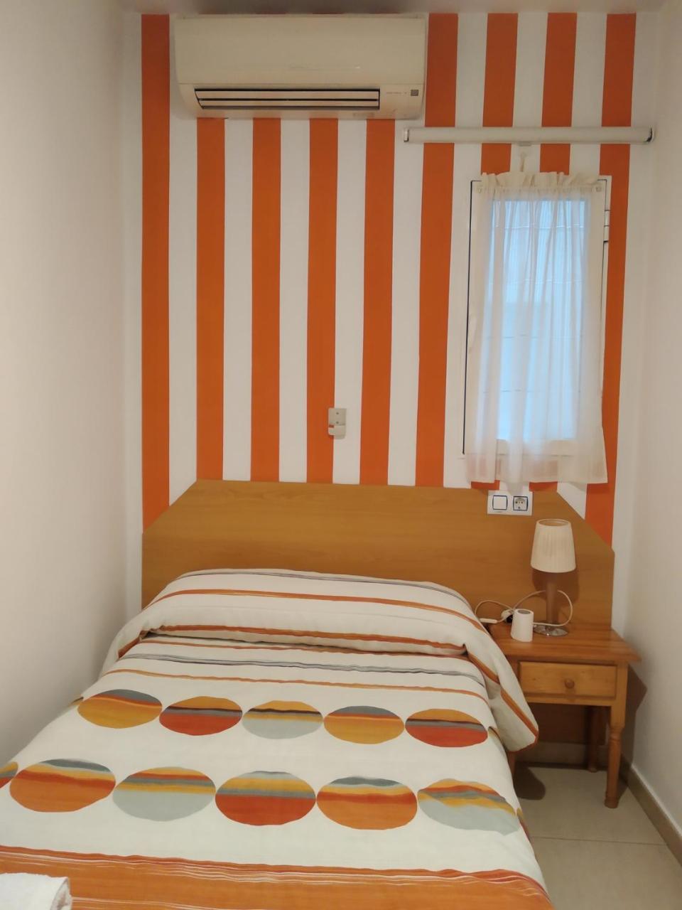 Pension Dominguez Мадрид Экстерьер фото